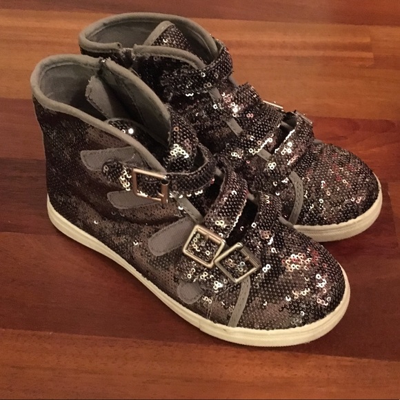 Justice Other - 🎀 Justice Silver Sequence Sneakers Sz 3, like new Justice Other - 🎀 Justice Silver Sequence Sneakers Sz 3, like new